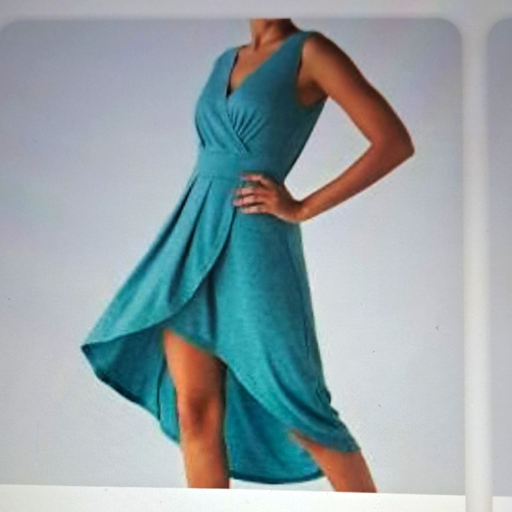 XSMALL    HALARA DEEP V NECK  HIGH LOW FLOWY DRESS